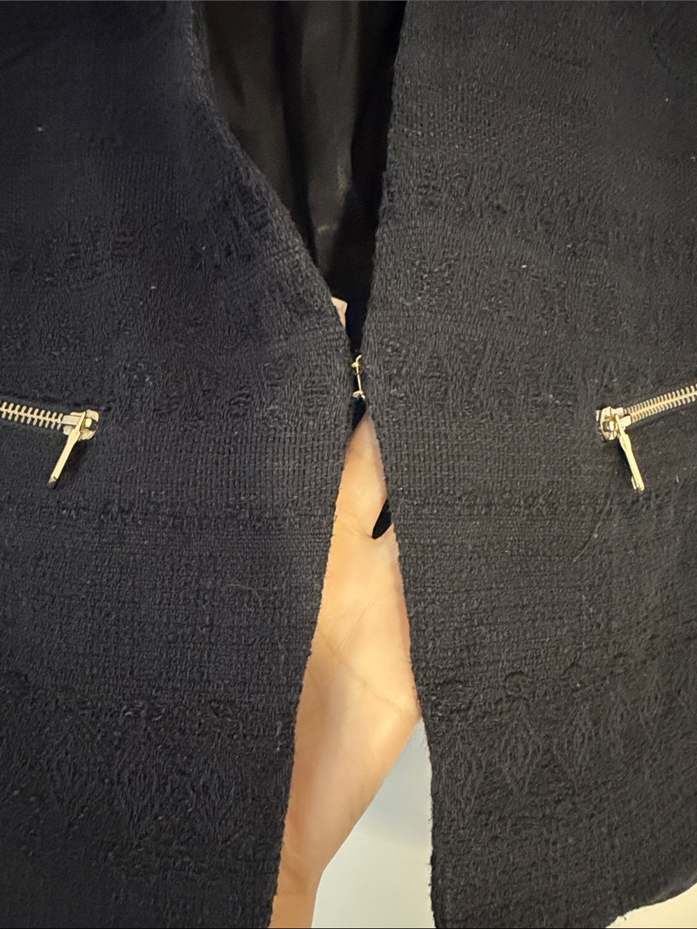 H&M Black Textured Short Blazer – Size 12 – Single Hook Closure - Picture 4 of 10